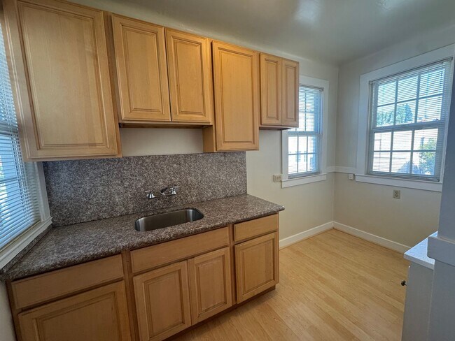 Foto del edificio - Large 1 Bedroom/1 Bath - Quiet Neighborhoo...