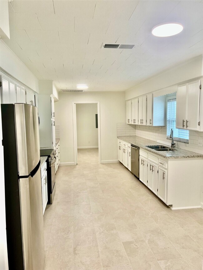 Foto del edificio - 21510 Ruth Dr