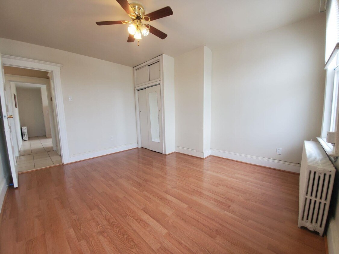 Foto principal - 814 Columbia Ave