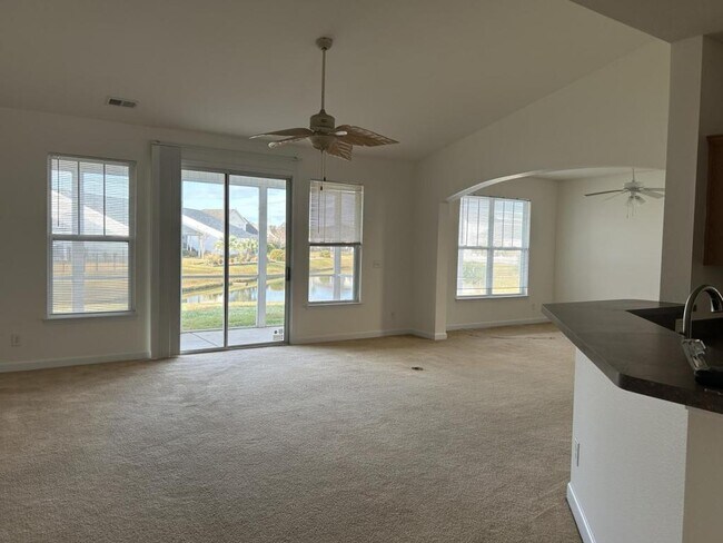 Foto del edificio - 433 Tiburon Dr