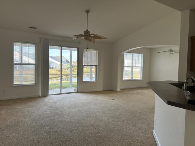 Photo - 433 Tiburon Dr House