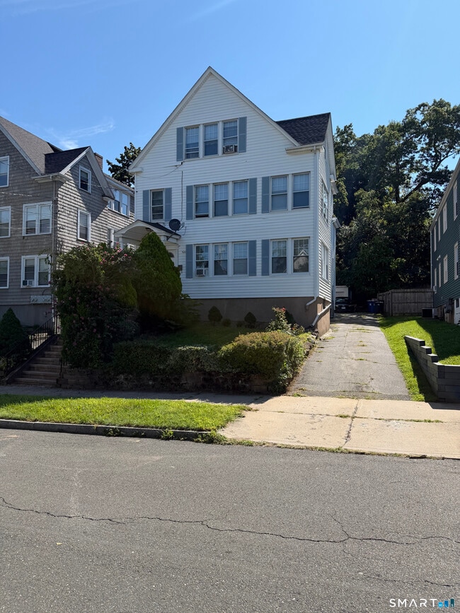 Building Photo - 257 Sheffield Ave