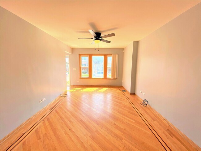 Foto del edificio - 4716 N Kewanee Ave
