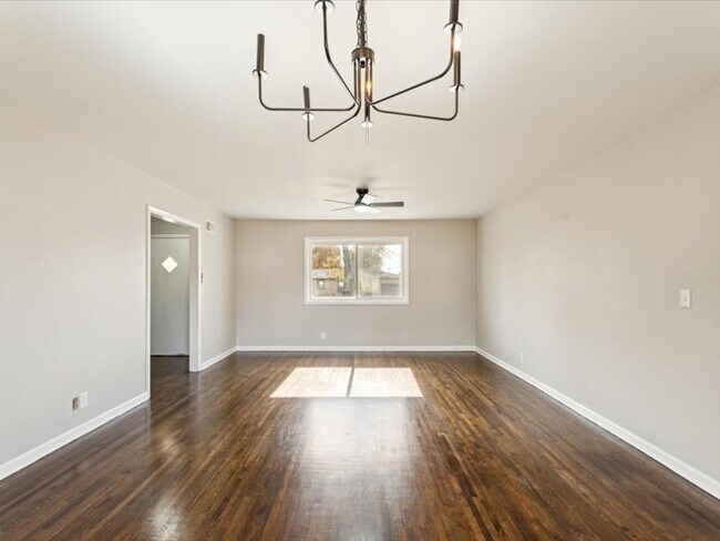 Building Photo - 411 W 46th St