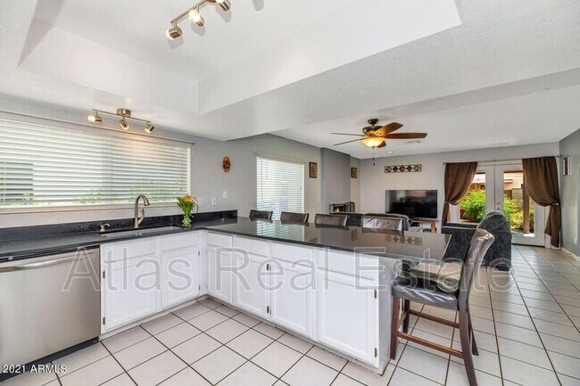 Foto del edificio - 4145 W Bluefield Ave