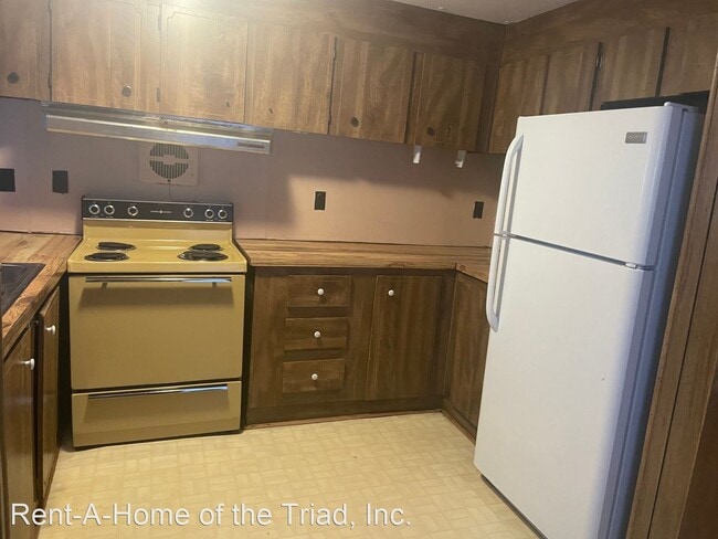Building Photo - 2 br, 1.5 bath House - 824 A Hwy 150
