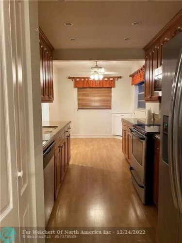 Foto del edificio - 1001 SW 128th Terrace