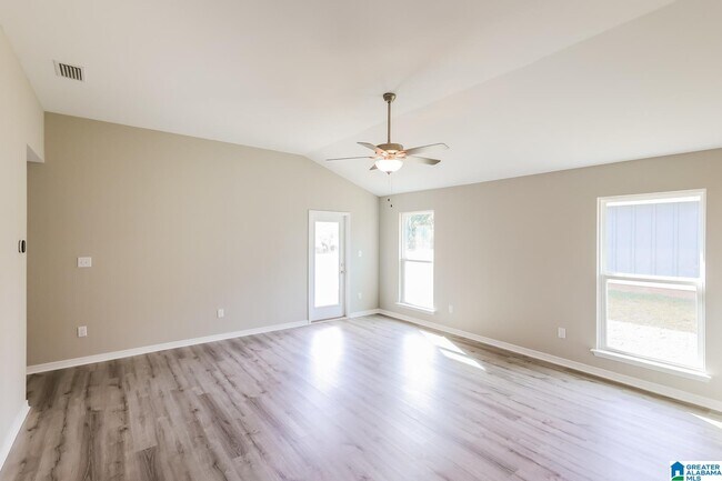 Building Photo - 1183 Hayward Lp