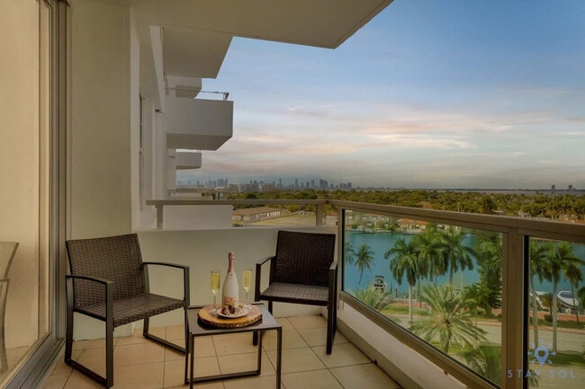 Building Photo - 5151 Collins Ave