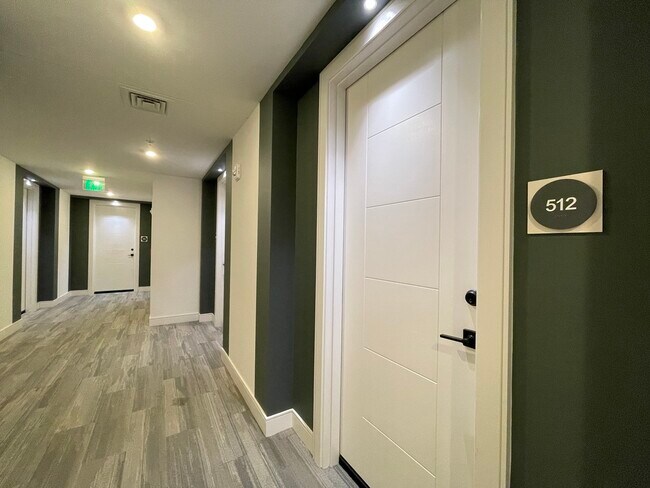 Foto del edificio - 788 W Marietta St NW