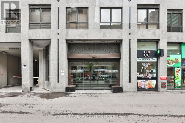 Photo du bâtiment - 55 Bloor St E