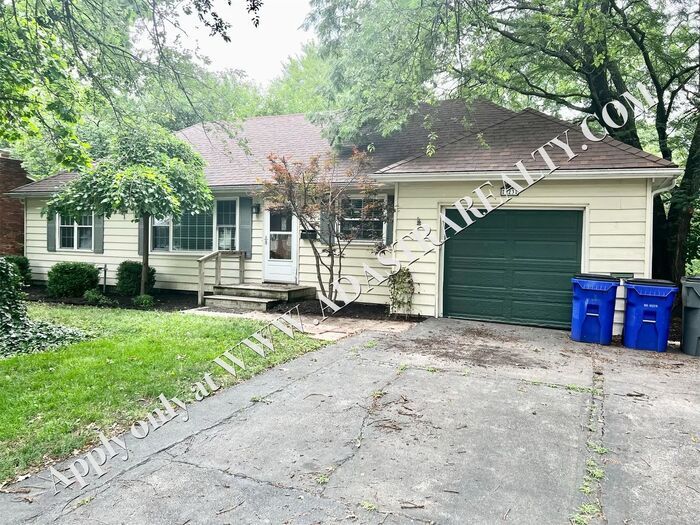 923 S Hunter Dr, Olathe, KS 66061 House Rental in Olathe, KS