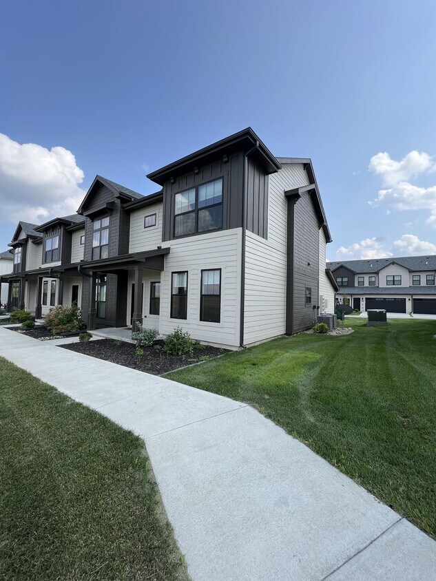 Primary Photo - 2016 SW Chautauqua Ln