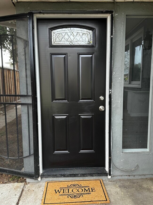 Building Photo - 212 Coy Dr