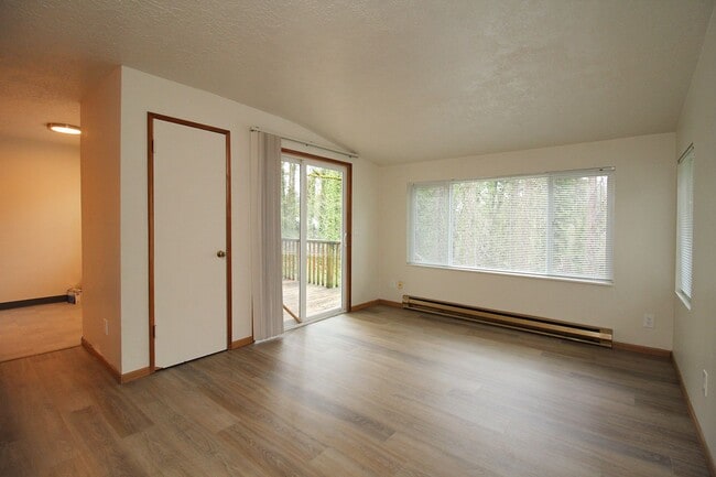 Building Photo - 3736 SW 10th Ave