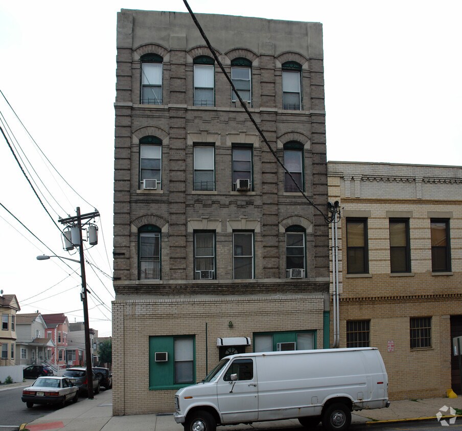 Building Photo - 1701 New York Ave