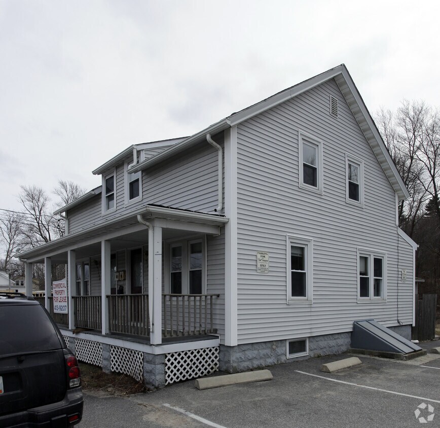 Primary Photo - 148 Putnam Pike