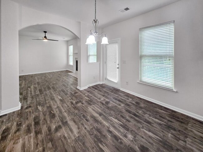 Photo - 1437 Balvaird Dr SE House