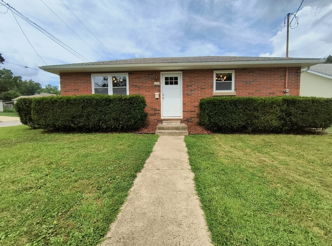 Exterior - 434 Parkwood Dr