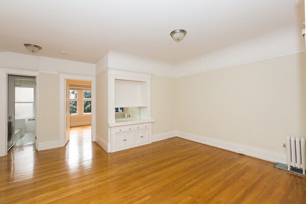 Building Photo - 1025 Sutter St