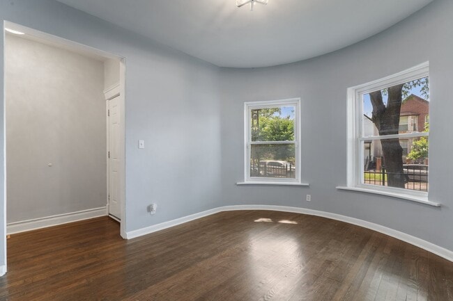 Building Photo - 6349 S St Lawrence Ave