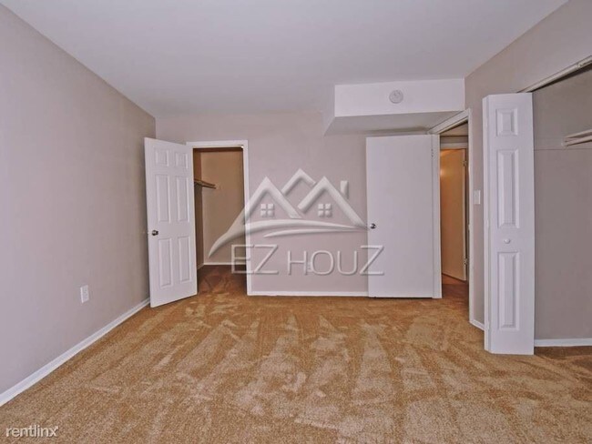 Building Photo - 4302 Seminole Ave