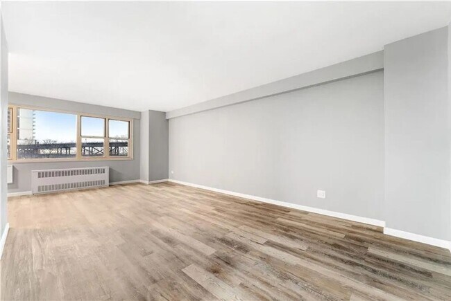 Building Photo - Spacious 1 bedroom 1 bathroom