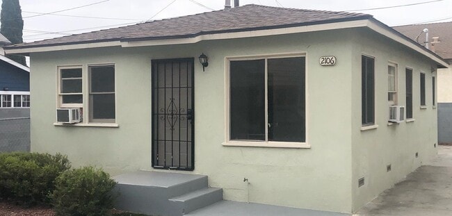 Photo - 2106 Vallejo St (Los Angeles, CA) House