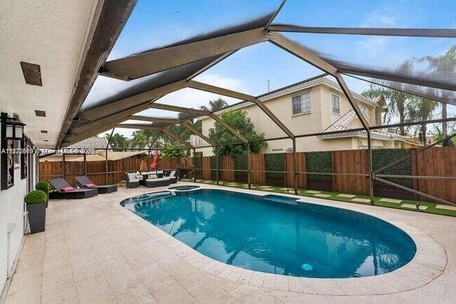 Foto del edificio - 9430 SW 212th Terrace