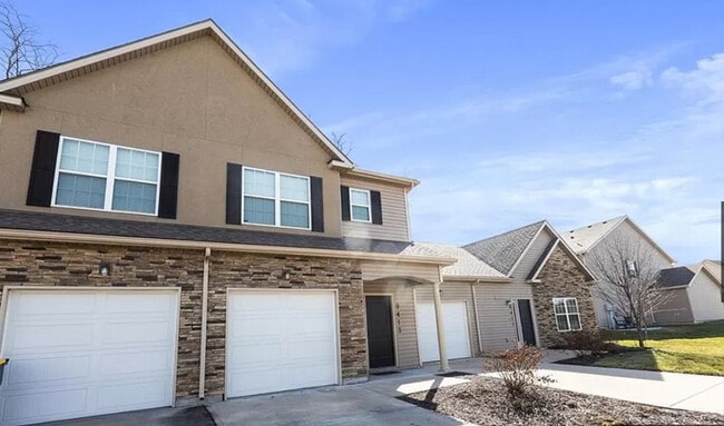FRONT VIEW - 9413 N Adrian Ave