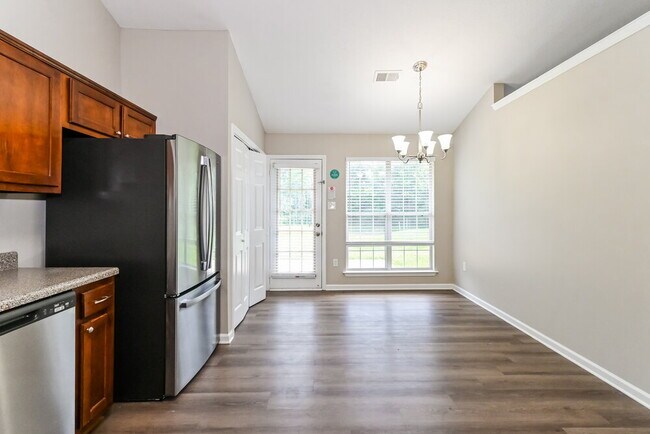 Foto del edificio - 1540 Madison Cove W