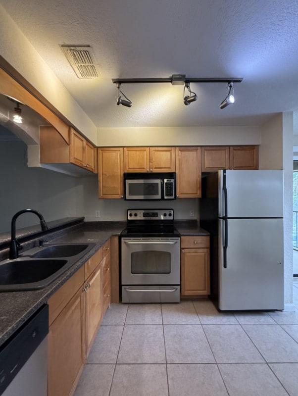 Building Photo - 10155 Sailwinds Blvd S