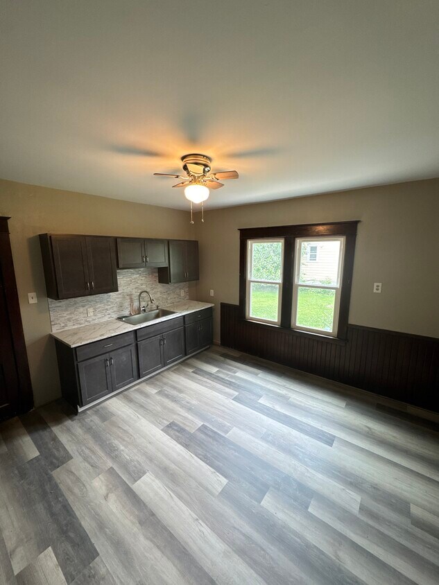 Kitchen - 1386 Electric Ave