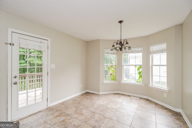 Building Photo - 101 King Alfred Ct