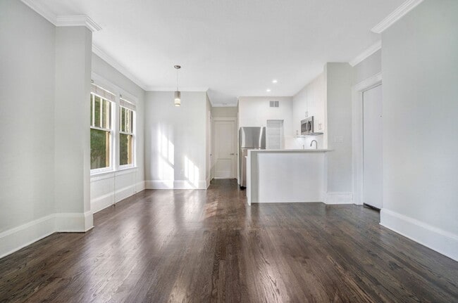 Photo - Villas of Lake Eola Condo