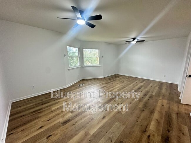 Building Photo - 6004 Cowin Dr NW