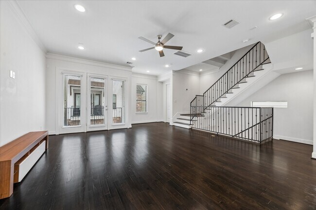 Foto del edificio - 734 W 20th St