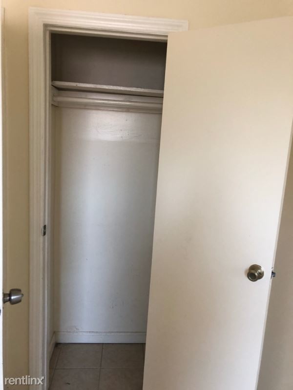 Building Photo - 3 br, 1 bath Apartment - 133 Newport St