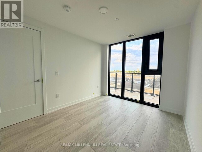 Building Photo - 801 The Queensway