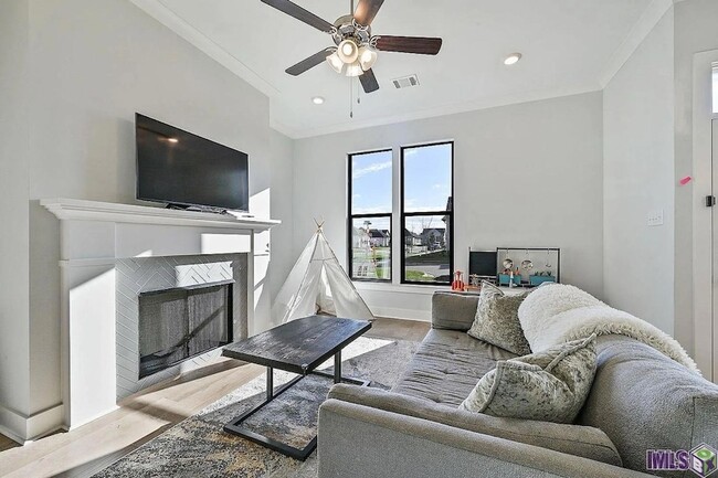 Building Photo - 10238 Grayton Dr.
