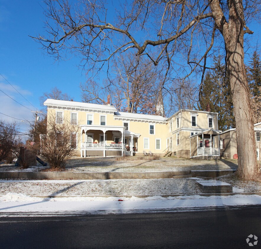 Building Photo - 8 Burgoyne St