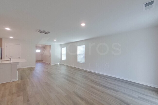 Foto del edificio - 112 Overstreet Way