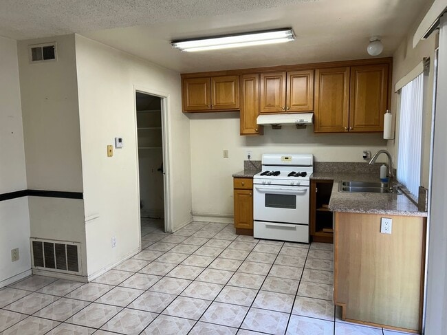 Foto del edificio - 773 Windwood Dr