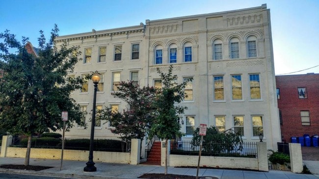 Building Photo - 11 2nd St NE