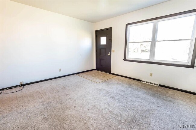 Building Photo - 111-Right Sunshine Dr