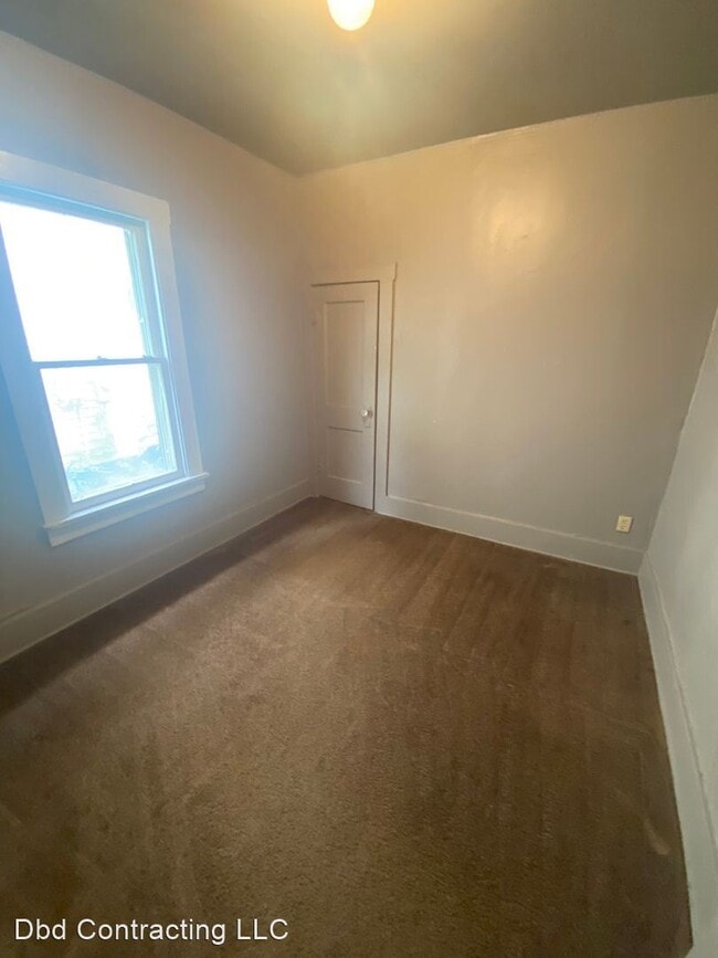 Building Photo - 2 br, 1 bath House - 1410 W 4th St