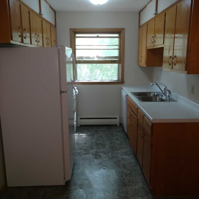 Building Photo - 1269 Cook Ave