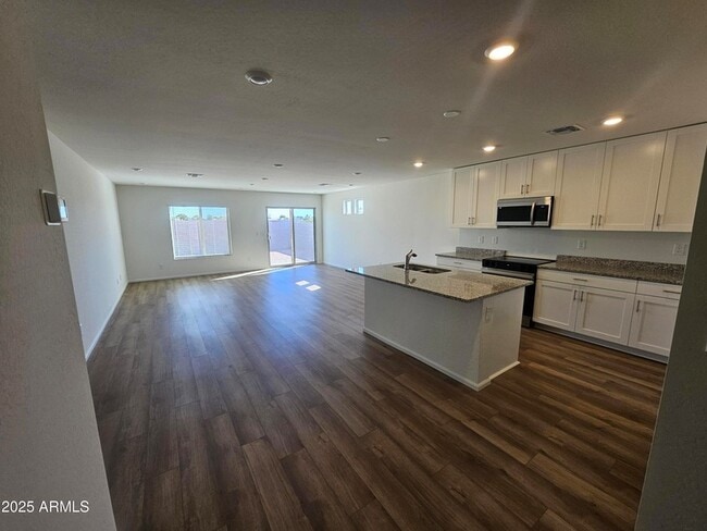 Foto del edificio - 1225 N 13th St