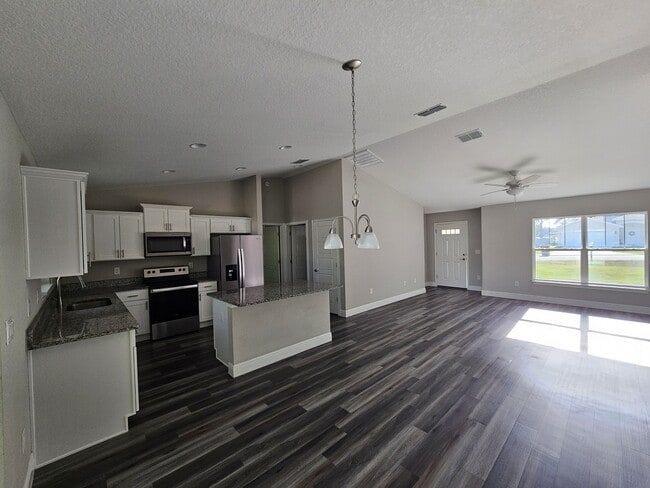 Building Photo - 56 Pine Trace Ct