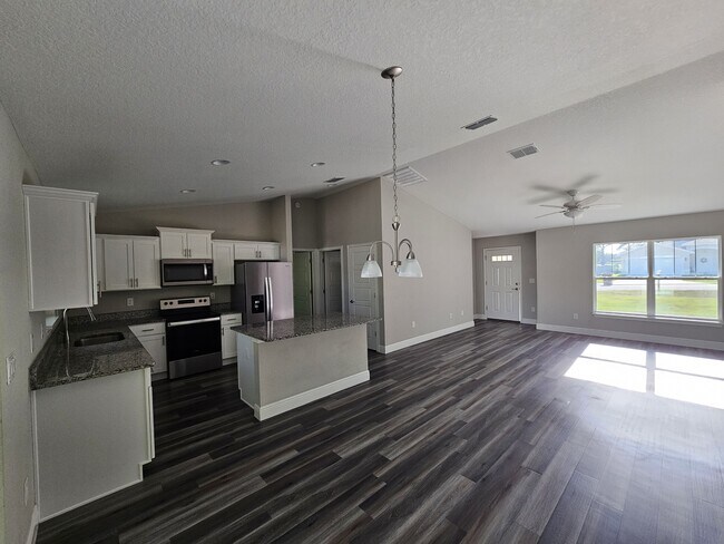 Foto del edificio - 56 Pine Trace Ct
